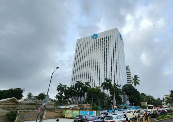 Reconocimiento de Banreservas Edificio moderno de una institución financiera