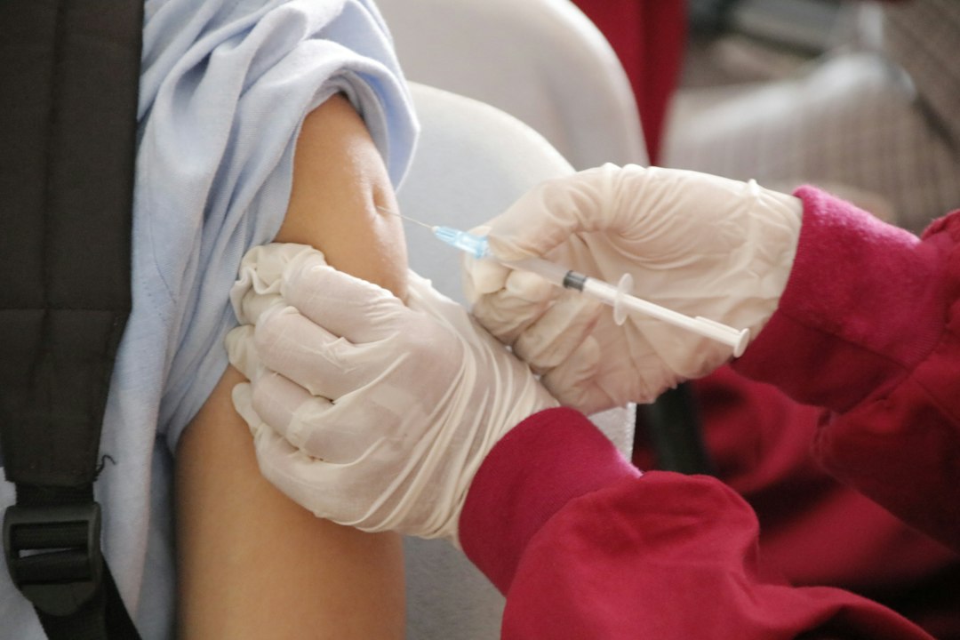 Salud Pública inicia vacunación contra la influenza con más de 400,000 dosis